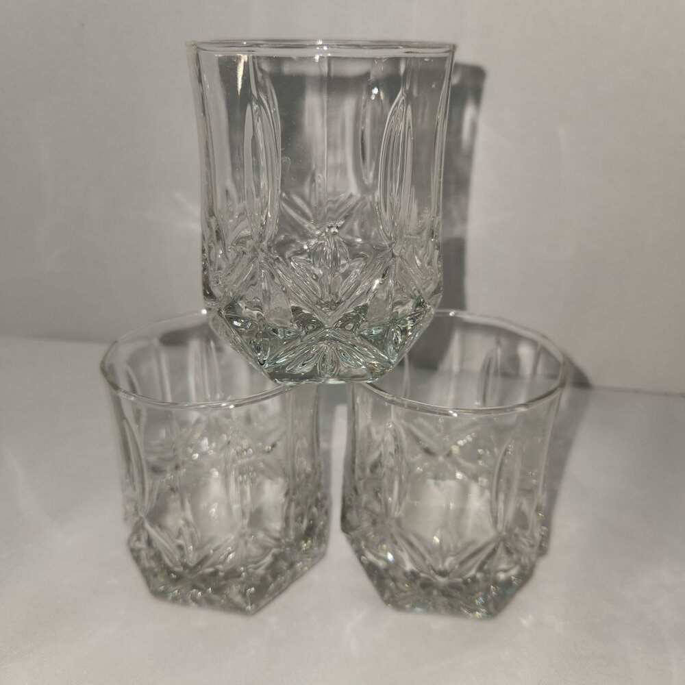 Set of 3 Cristal d'Arques Whiskey Rock Glasses with Intricate Starburst Design